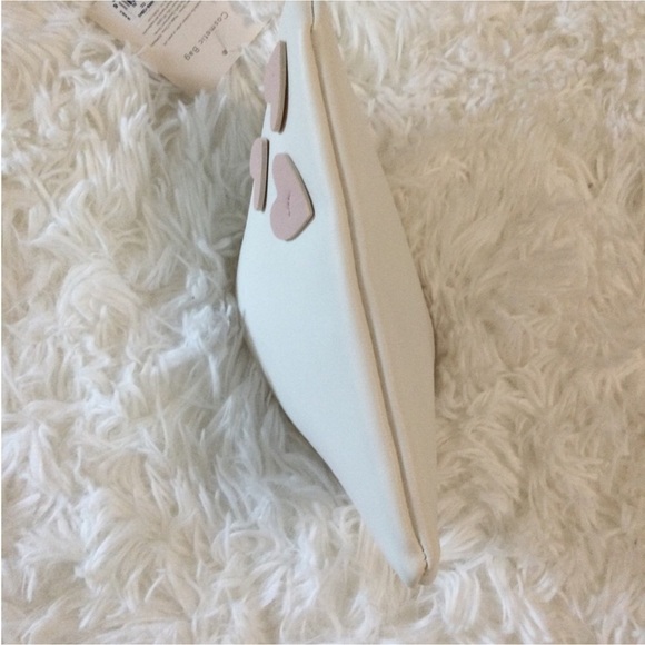 LC Lauren Conrad heart embellished cosmetic bag cream with pink hearts - Picture 3 of 9